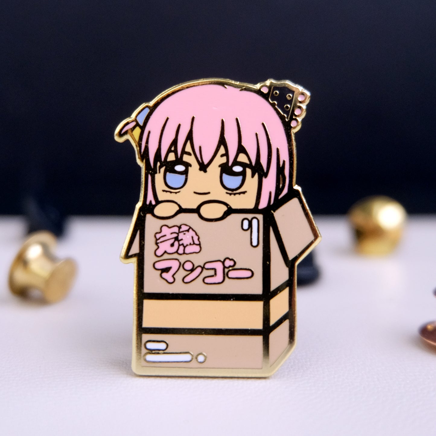 Bocchi Peeker Enamel Pin